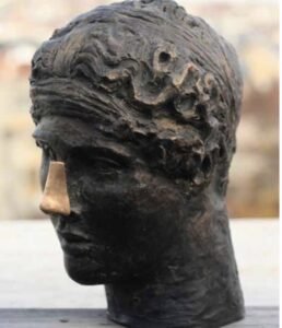 Dr.Karacalar,polyester-bronz,kusurlu güzellik